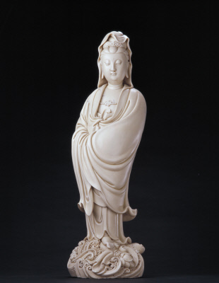 图片[1]-White glazed Guanyin statue of Dehua kiln-China Archive